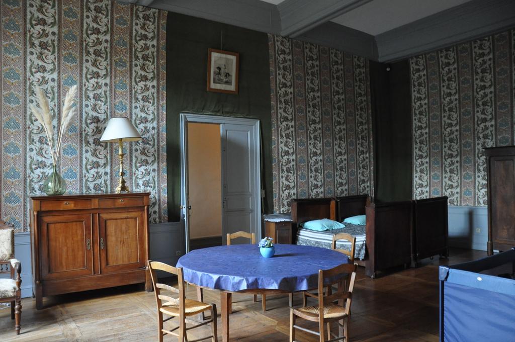 Chateau De Lanquais Bed and Breakfast Buitenkant foto